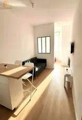 Miniature 1