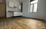 Miniature 4