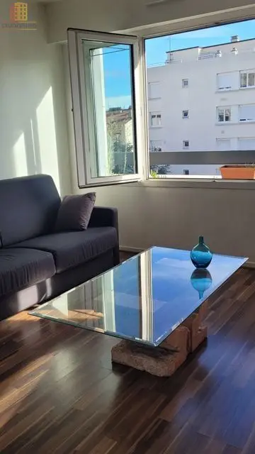 Studio à Suresnes