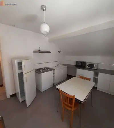 Studio à Cusset