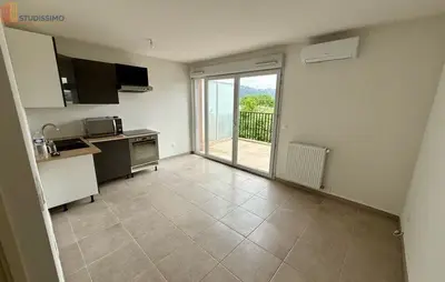 Studio à Carros