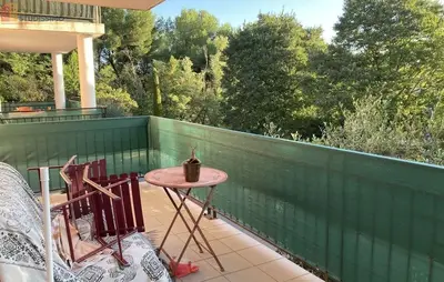 Studio à La Roque-d'Anthéron