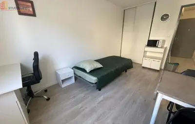 Studio à Valence