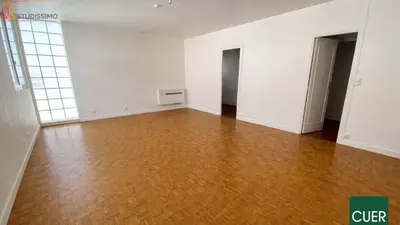 Studio à Valence