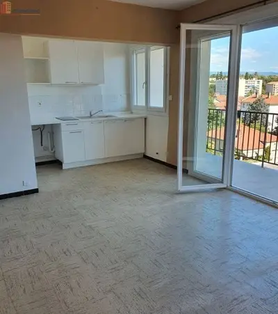 Studio à Valence