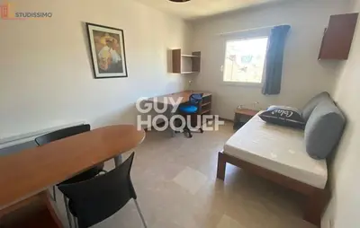 Studio à Valence