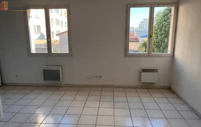 Studio à Valence