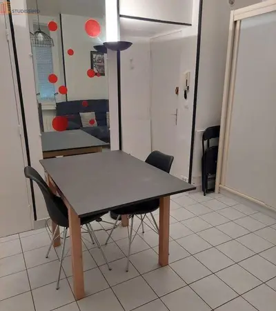 Studio à Reims