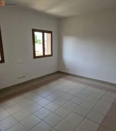 Studio à Neuville-Saint-Rémy