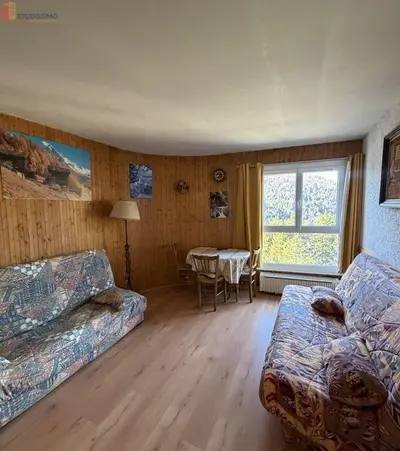 Studio à Laveissière