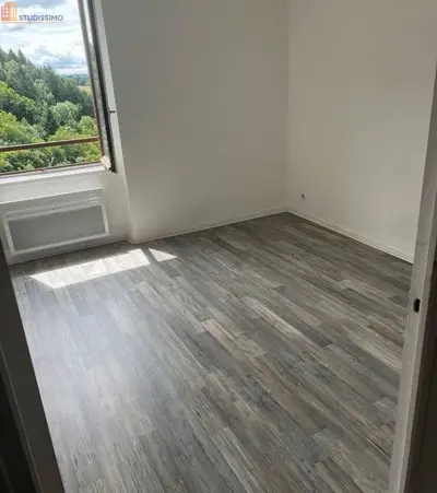 Studio à Thiers