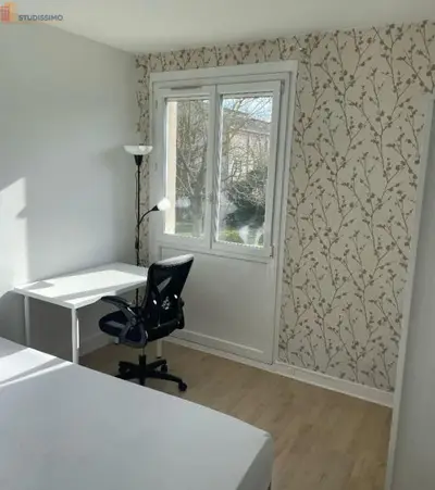 Studio à Mantes-la-Ville