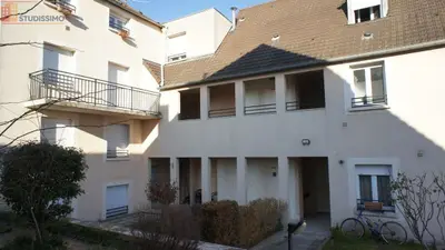 Studio à Les Mureaux