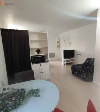 Studio à Épône