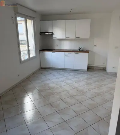 Studio à Le Plessis-Belleville
