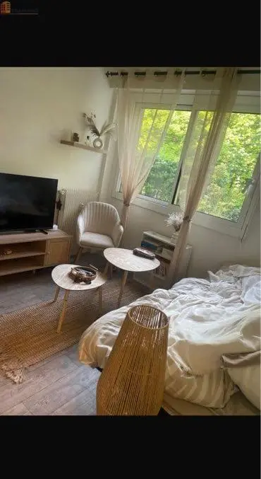 Studio à Suresnes