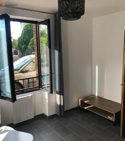 Studio à Montfermeil