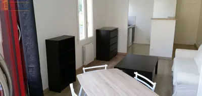 Studio à Marines