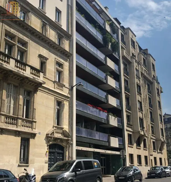 Studio 22m² Paris 17e - Balcon - Photo 1