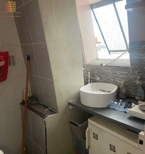 Chambre de bonne 8m² Paris 11e - Étage élevé, lumineux - Photo 6