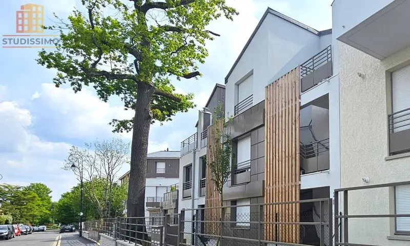 Studio 31m² Le Plessis-Trévise - Très lumineux, dernier étage - Photo 2