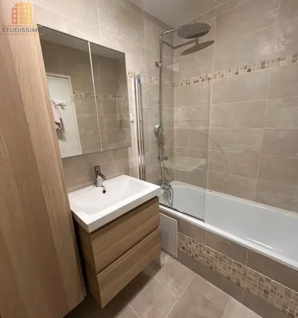 Studio 30m² Le Plessis-Trévise - Place de parking - Photo 2