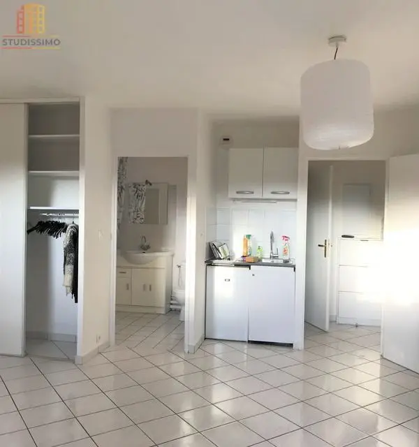 Studio 27m² Carrières-sous-Poissy - Rez-de-jardin - Photo 2
