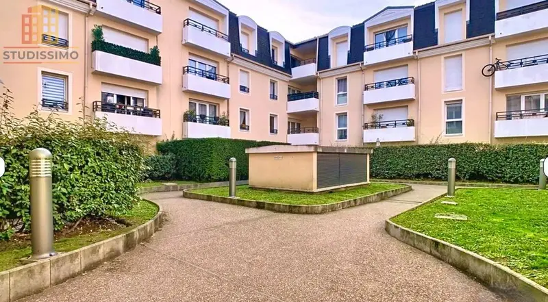 Studio 33m² Brie-Comte-Robert - Parking couvert - Photo 1