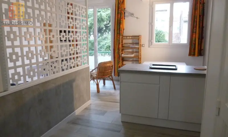 Studio 28m² Marseille 5e - Balcon, vue sur cour - Photo 2