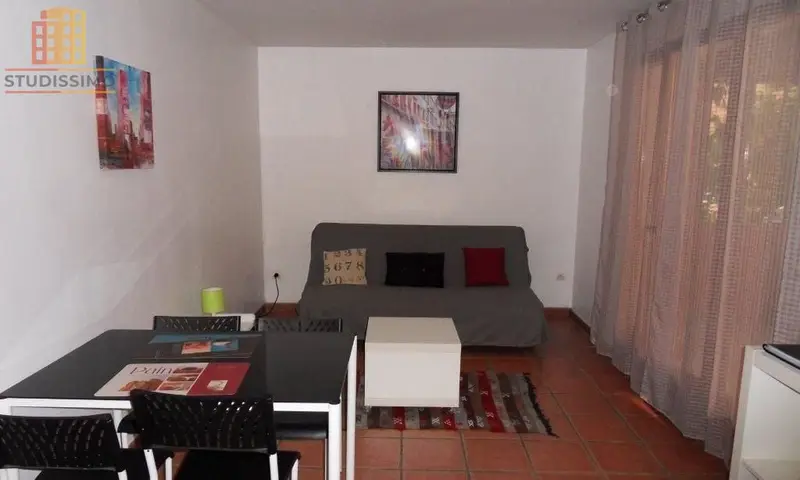 Studio 27m² Istres - Terrasse, parking - Photo 1
