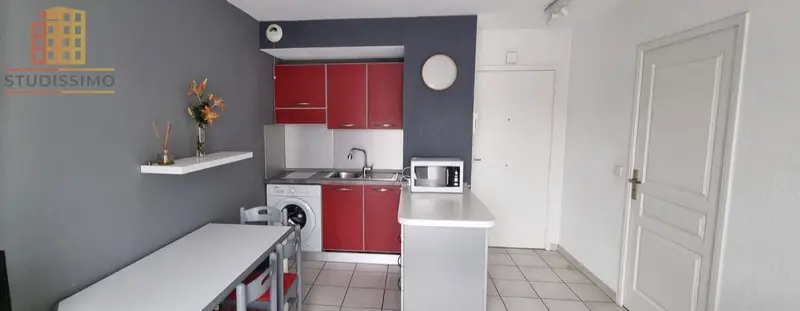 Studio 28m² Villeneuve-Loubet - Box, proche mer - Photo 2