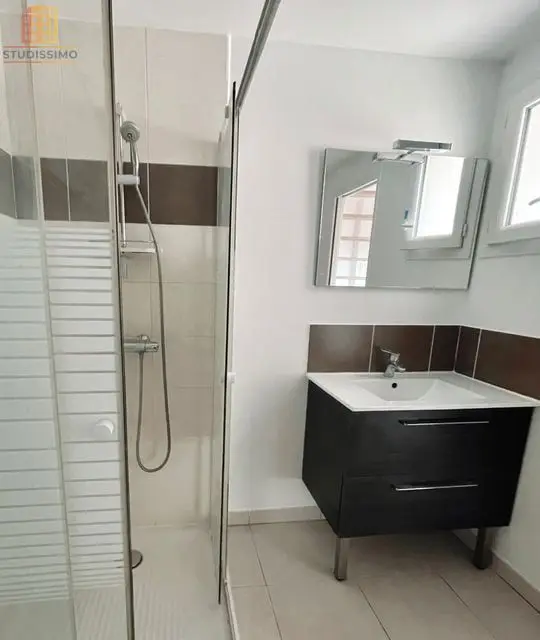 Studio 32m² Nice 06300 - Dernier étage, lumineux - Photo 2