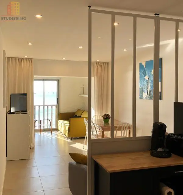 Studio 30m² Six-Fours-les-Plages Le Brusc - Rénové, face mer - Photo 4
