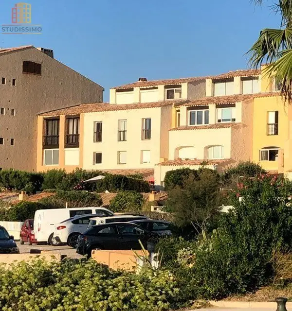 Studio 30m² Six-Fours-les-Plages Le Brusc - Rénové, face mer - Photo 1