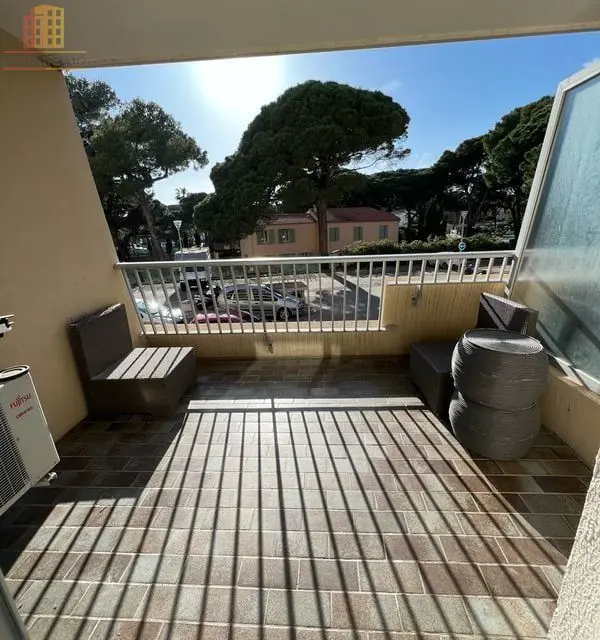 Studio 24m² Hyères port - Entièrement rénové - Photo 2
