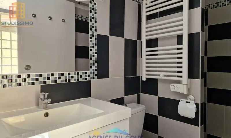 Studio 22m² Saint-Cyr-sur-Mer - Terrasse, proche port - Photo 3