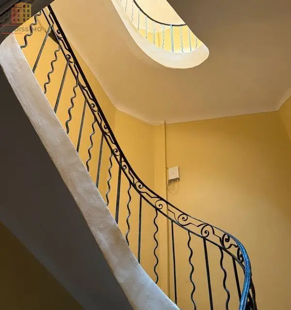 Studio 33m² Toulon centre - Lumineux, belle hauteur sous plafond - Photo 2