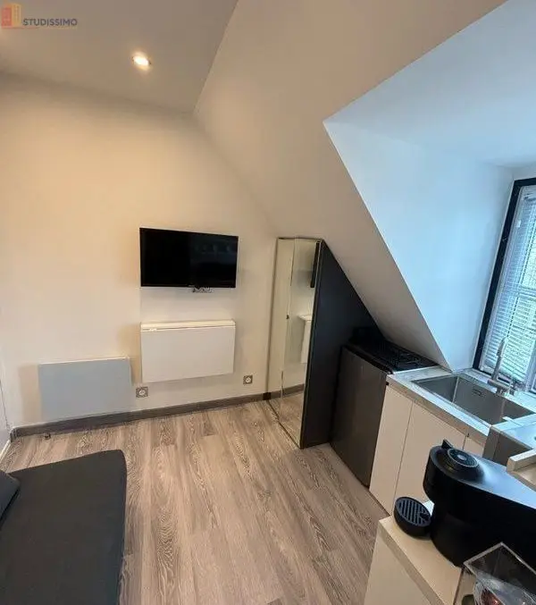 Studio meublé 9m² Paris 16e - Refait à neuf, wc séparé - Photo 1
