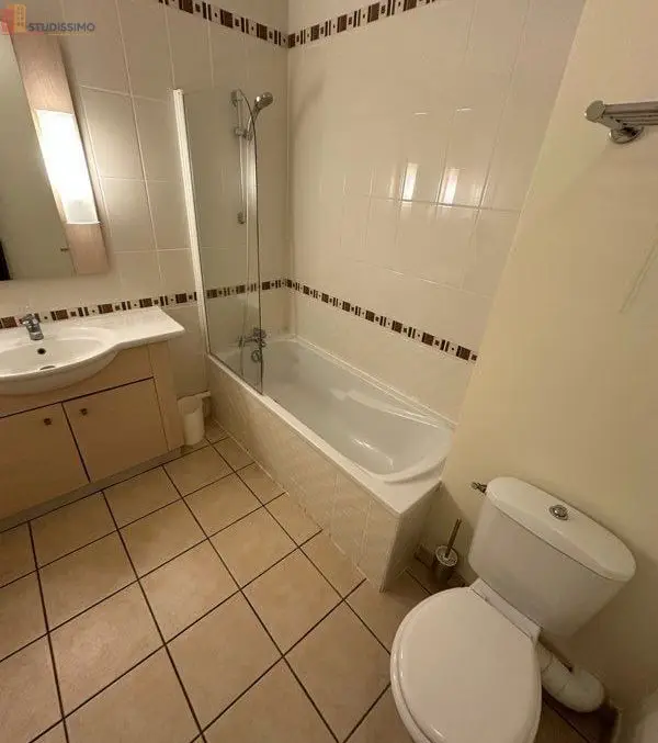 Studio meublé 31m² Divonne-les-Bains 01220 - Meublé, 1er étage - Photo 1
