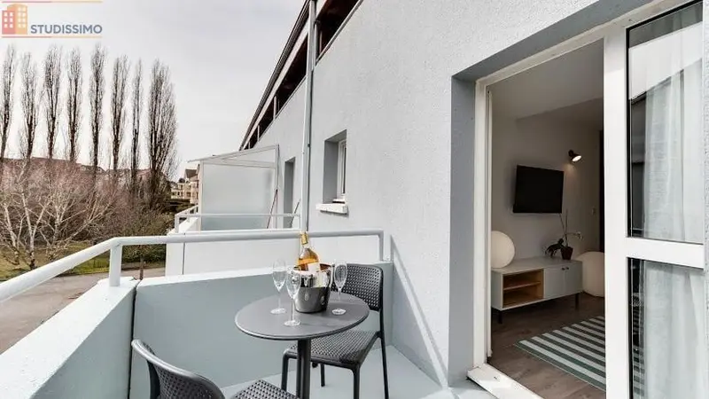 Studio meublé 28m² Divonne-les-Bains - Meublé, 2e étage - Photo 2