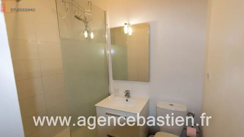 Studio meublé 33m² Divonne-les-Bains - Meublé, 3e étage - Photo 3