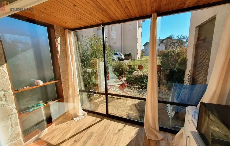 Studio meublé 27m² Divonne-les-Bains - Véranda, jardin privatif - Photo 1