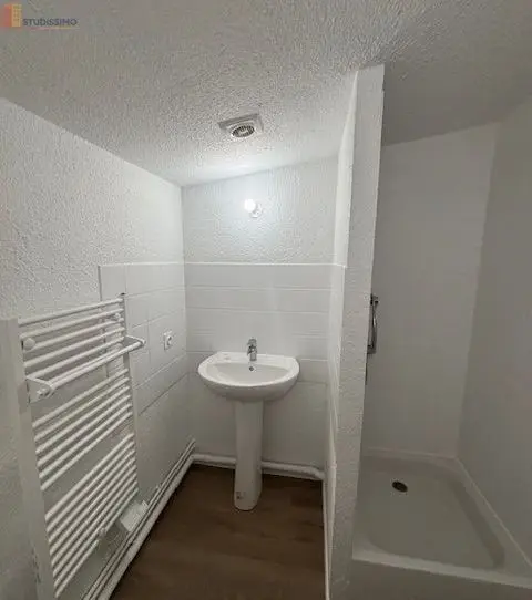 Studio 25m² Saint-Trivier-sur-Moignans - Centre village - Photo 2