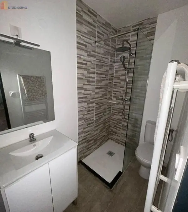 Studio meublé 20m² Saint-Quentin - Rénové, parking privé - Photo 1