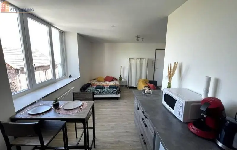 Studio 28m² Saint-Quentin - Meublé, prêt à l'emploi - Photo 1
