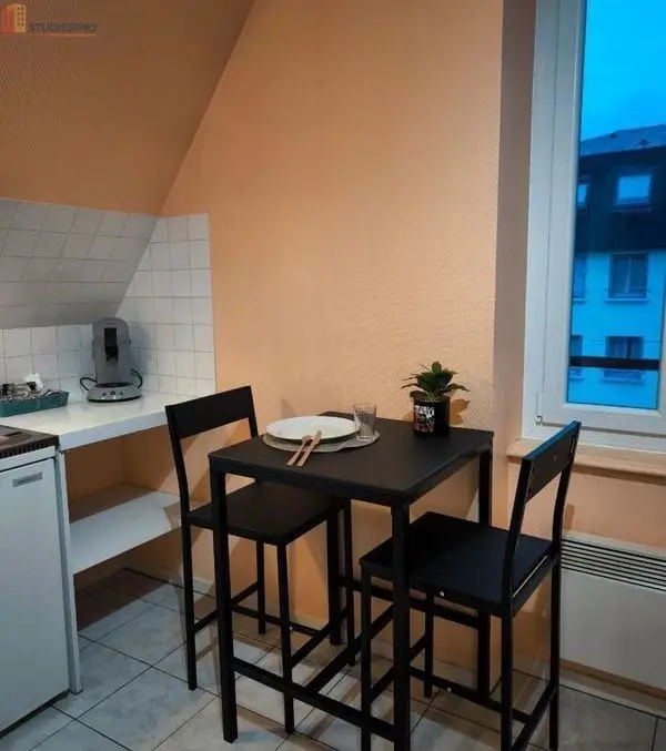 Studio meublé 17m² Montluçon 03100 - Proche commodités, calme - Photo 2