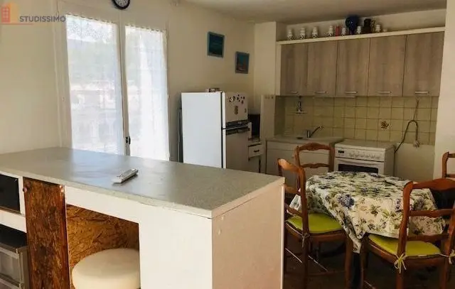 Studio meublé 28m² Digne-les-Bains - Garage fermé, cave - Photo 2