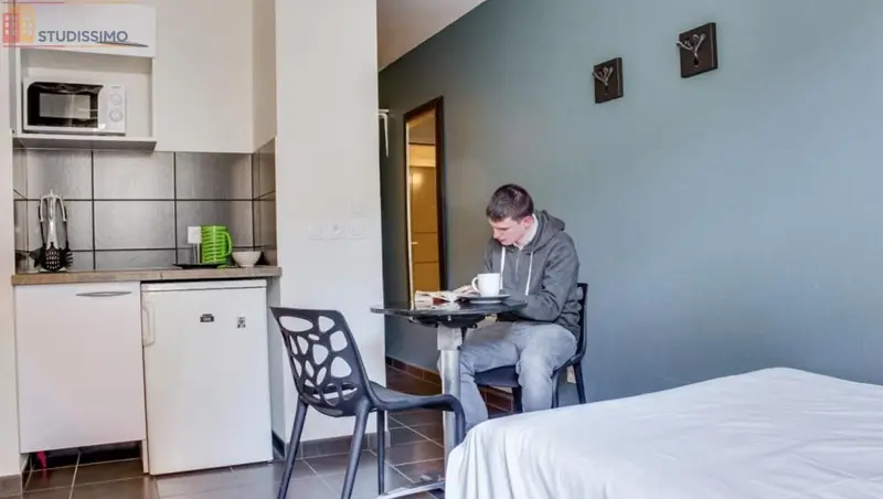 Studio meublé 23m² Nice 06000 - Meublé, 1er étage - Photo 3
