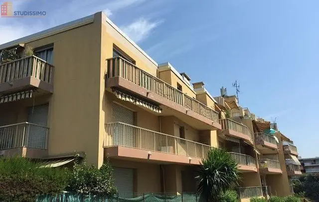 Studio 26m² Cagnes-sur-Mer - Étage 2, DPE D - Photo 2