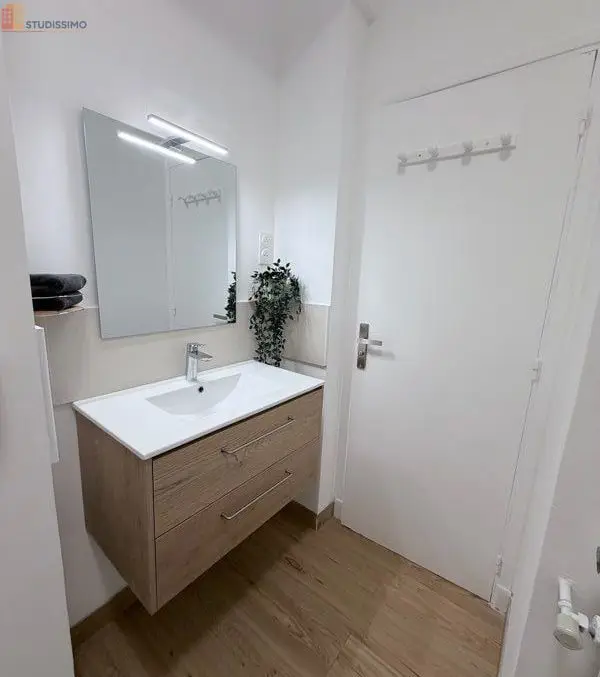 Studio meublé 28m² Nice 06100 - Étage élevé, meublé - Photo 1